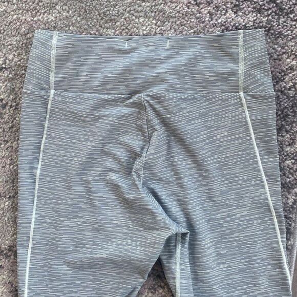 GymShark Women’s Grey Light Stripe Ankle Compression Leggings Sz L - Picture 7 of 7